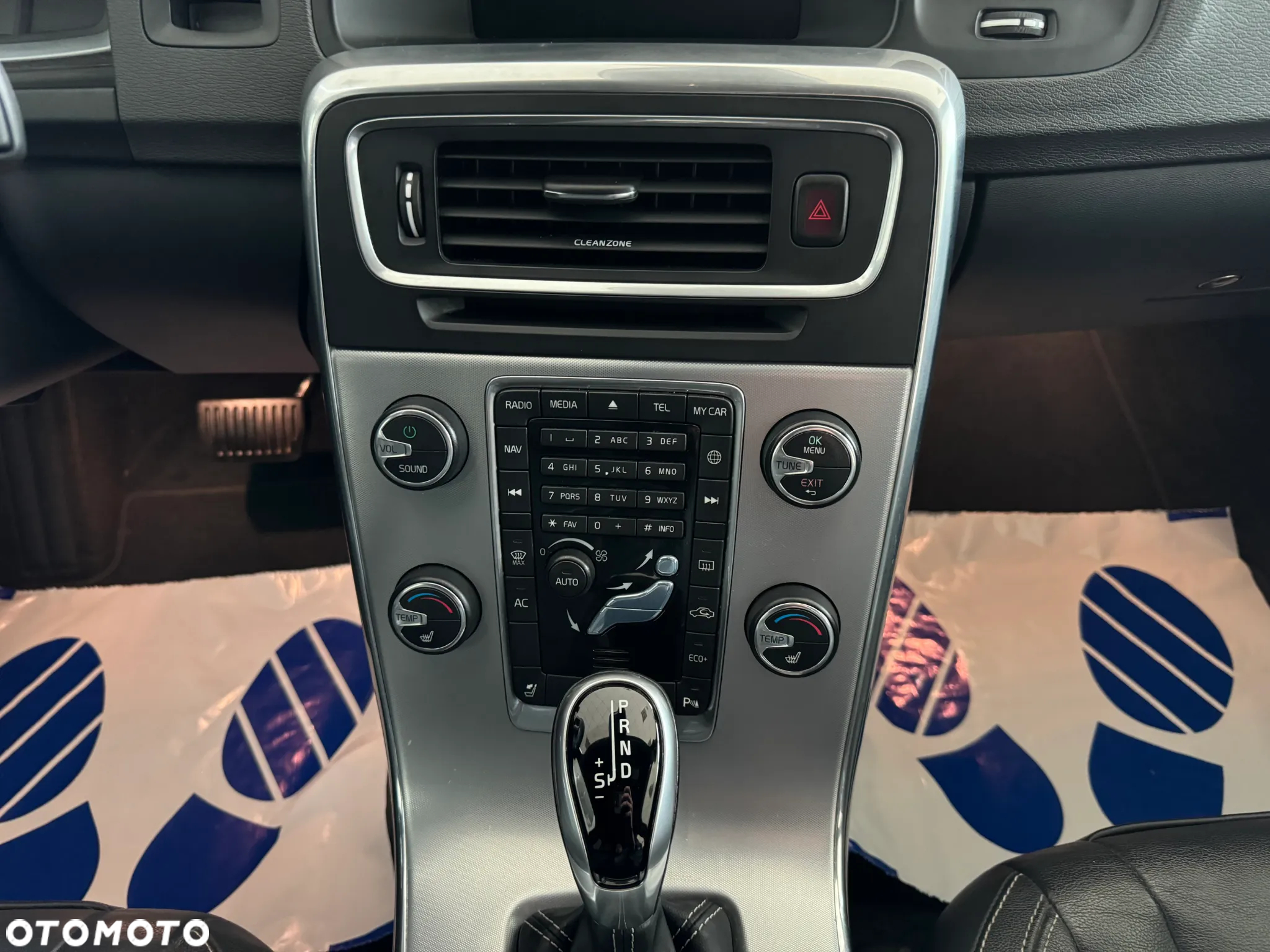 Volvo V60 D3 Geartronic Kinetic - 26