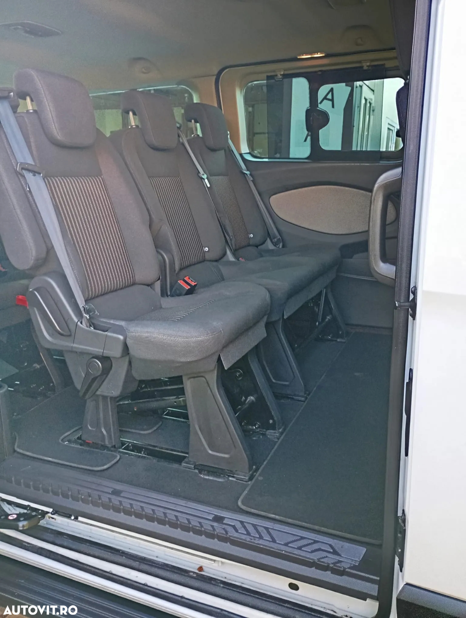 Ford Tourneo Custom Bus 320 2.0 EcoBlue 130 CP L1H1 Trend - 8