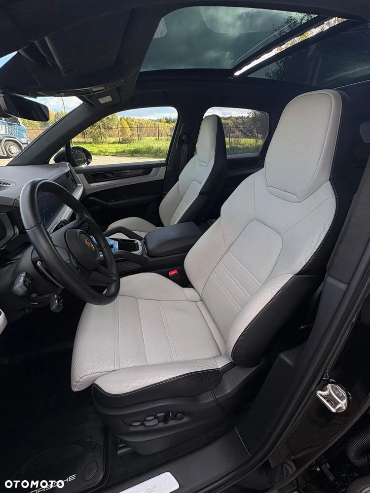 Porsche Cayenne - 8
