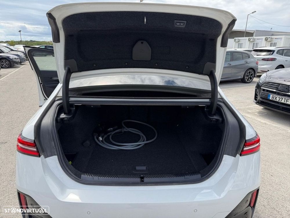 BMW i5 eDrive40 Pack Desportivo M - 16