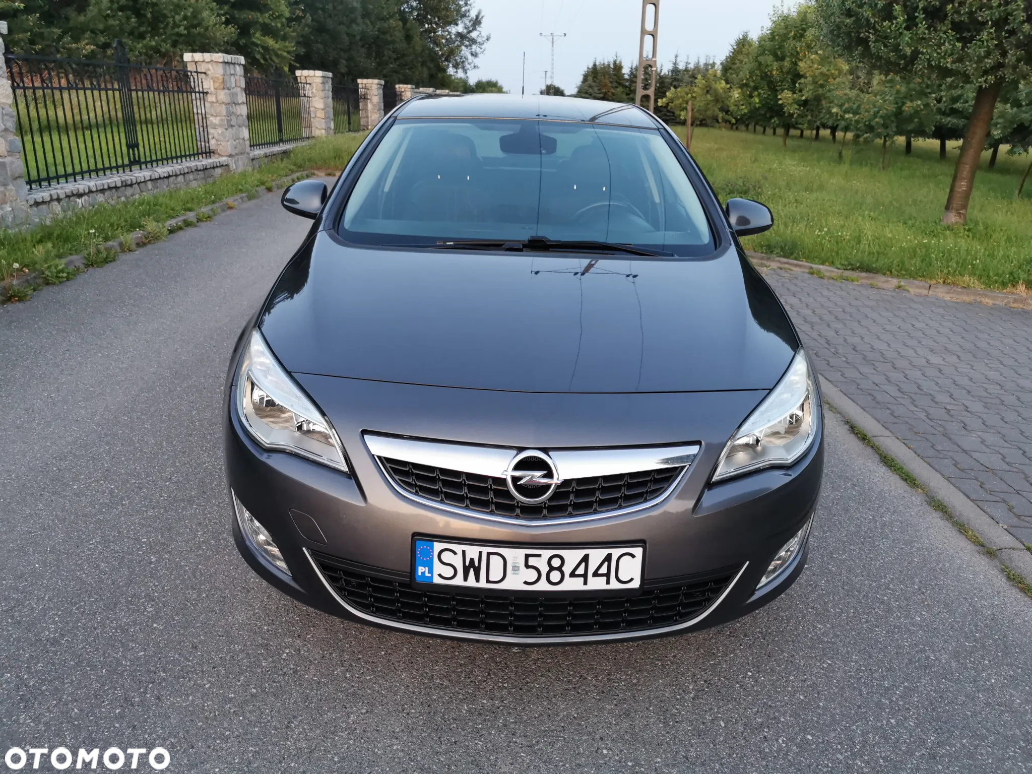 Opel Astra 1.4 Turbo 150 Jahre - 8