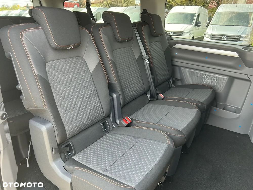 Volkswagen Caravelle - 14