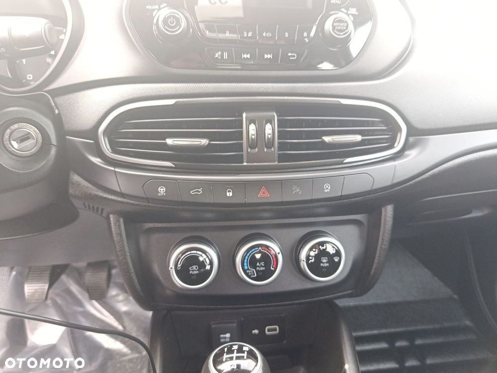 Fiat Tipo 1.0 T3 - 37