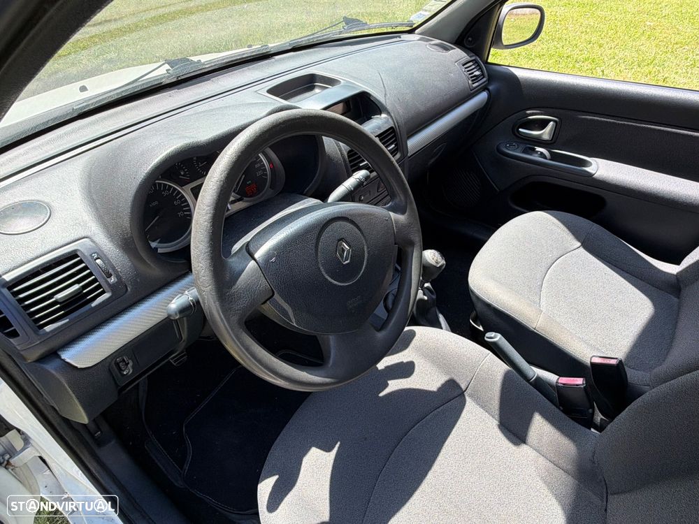 Renault Clio - 12