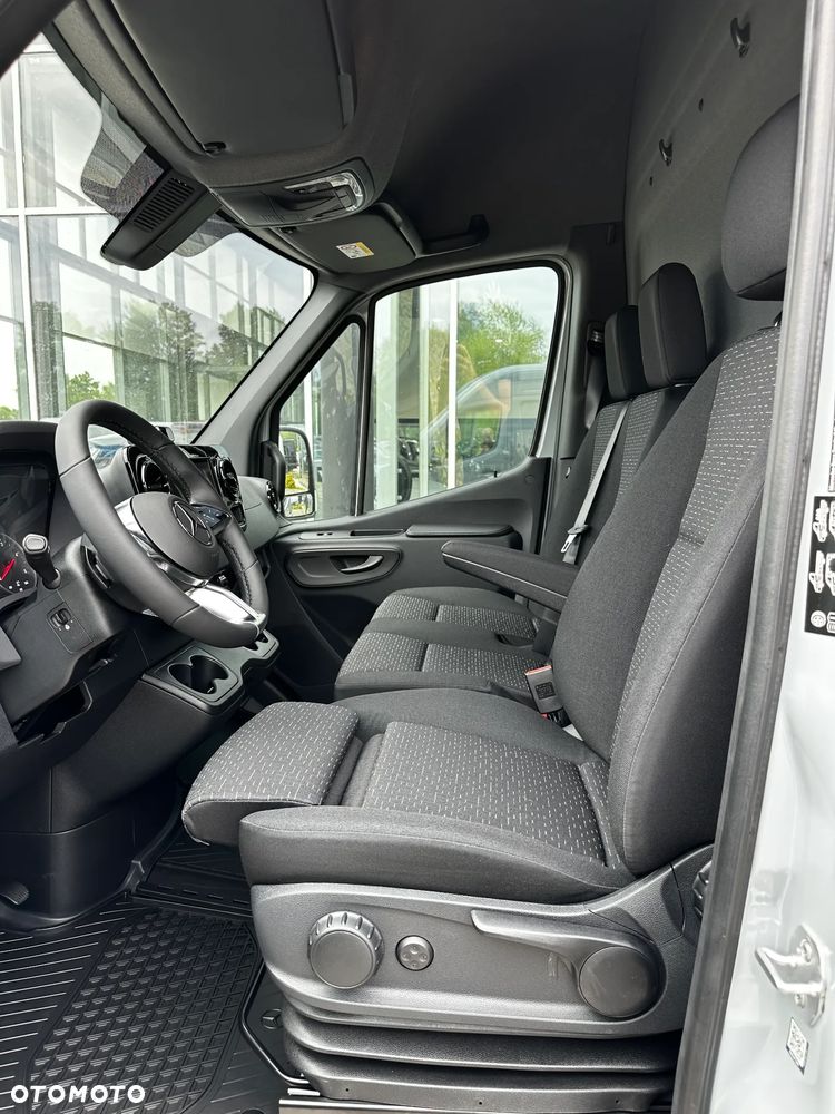 Mercedes-Benz Sprinter - 16