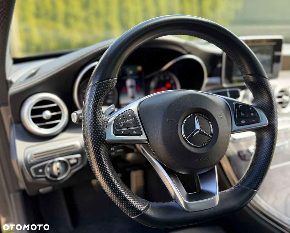 Mercedes-Benz Klasa C 200 4-Matic 9G-Tronic - 32