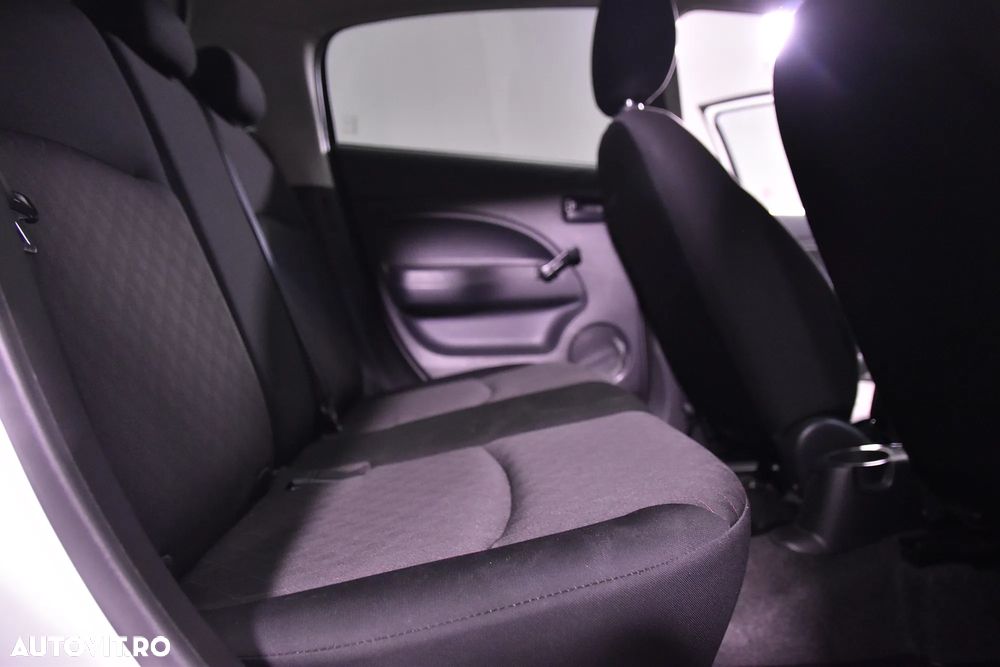 Mitsubishi Space Star - 12