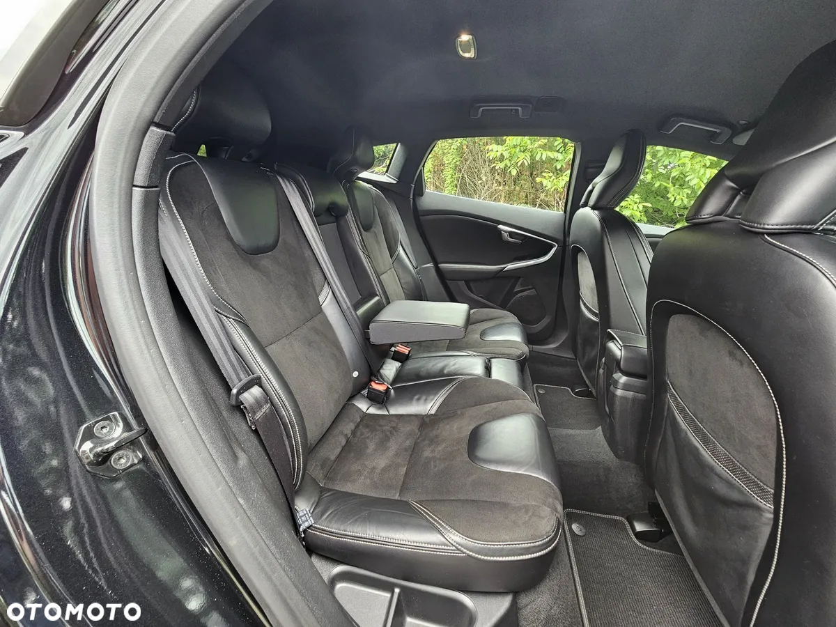 Volvo V40 D2 R-Design - 18