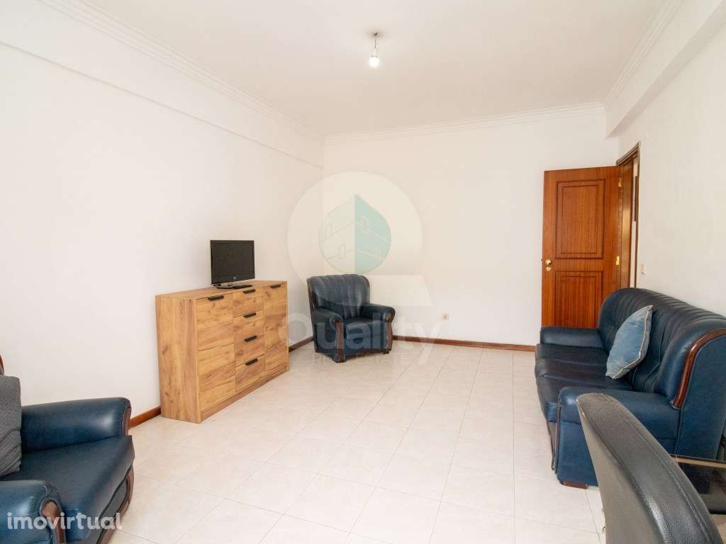 APARTAMENTO T1 NA BAIXA DA BANHEIRA COM MUITA LUMINOSIDADE - Grande imagem: 3/29