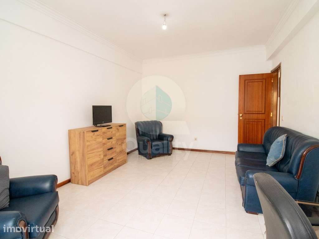 APARTAMENTO T1 NA BAIXA DA BANHEIRA COM MUITA LUMINOSIDADE - Grande imagem: 3/29