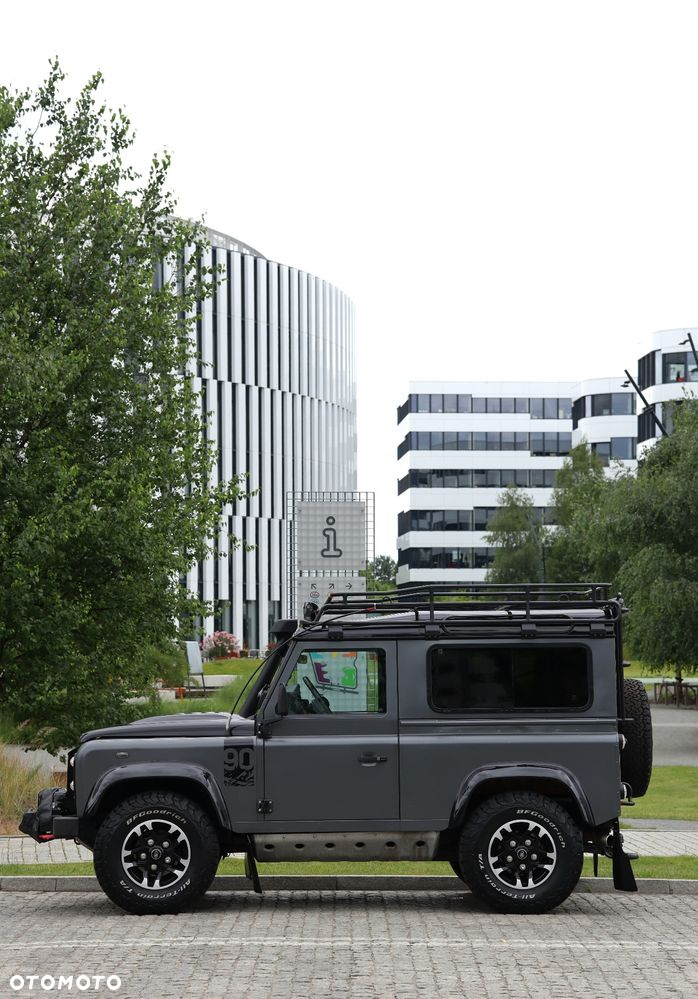 Land Rover Defender 90 2.2 TD4 E - 35