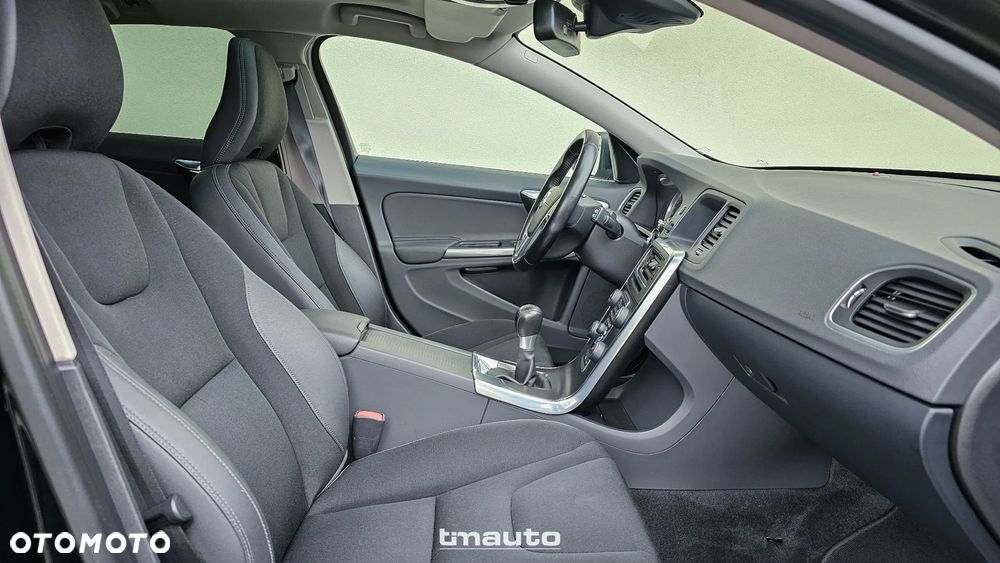 Volvo V60 T4 Kinetic - 23