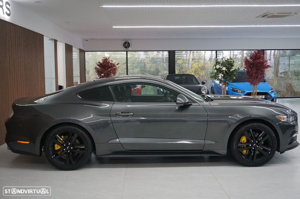 Ford Mustang 2.3i EcoBoost - 31