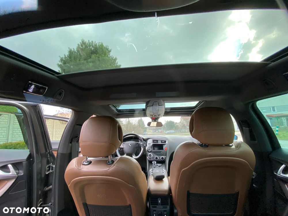 Citroën DS5 Hybrid4 EGS6 SoChic - 17