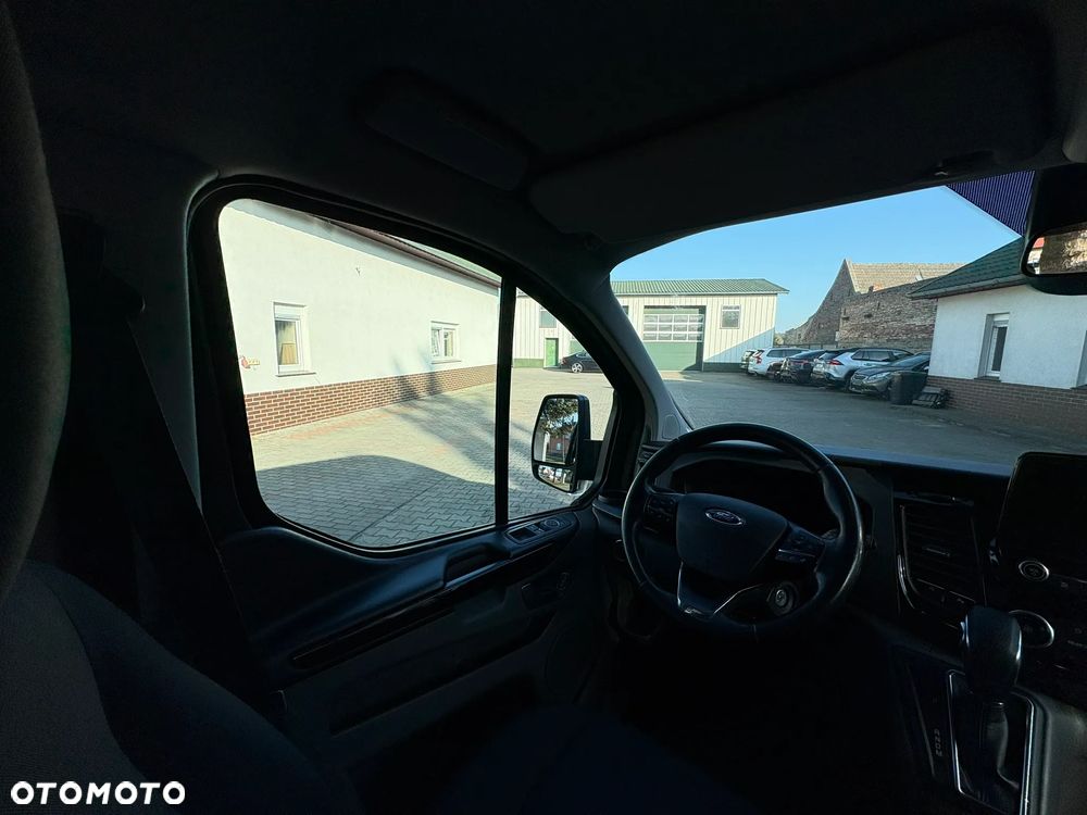 Ford Tourneo Custom - 11
