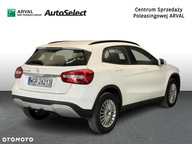 Mercedes-Benz GLA - 7
