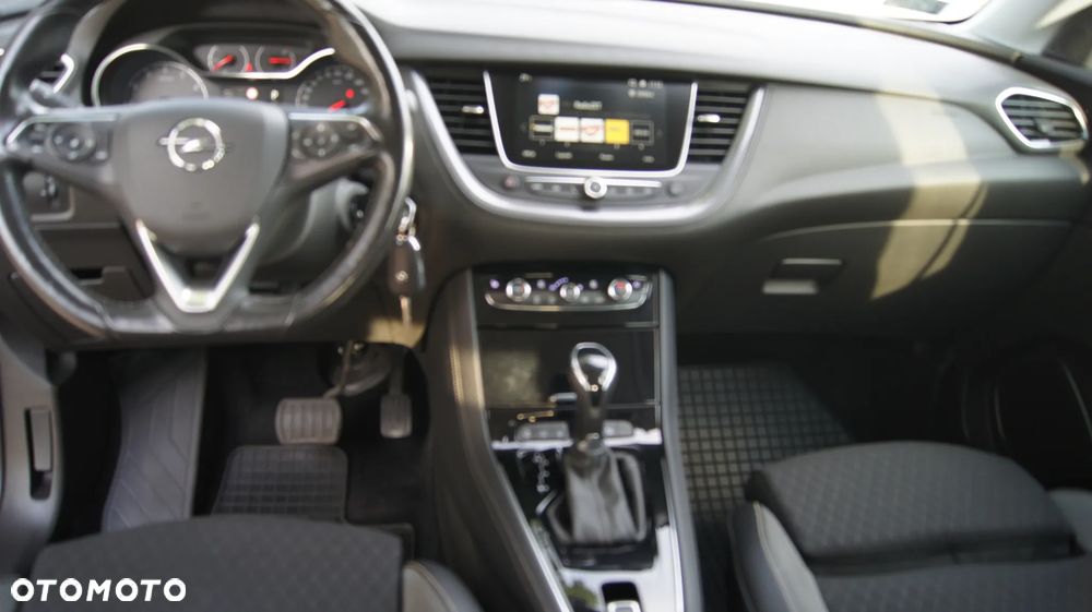 Opel Grandland X 1.6 T Elegance S&S - 30