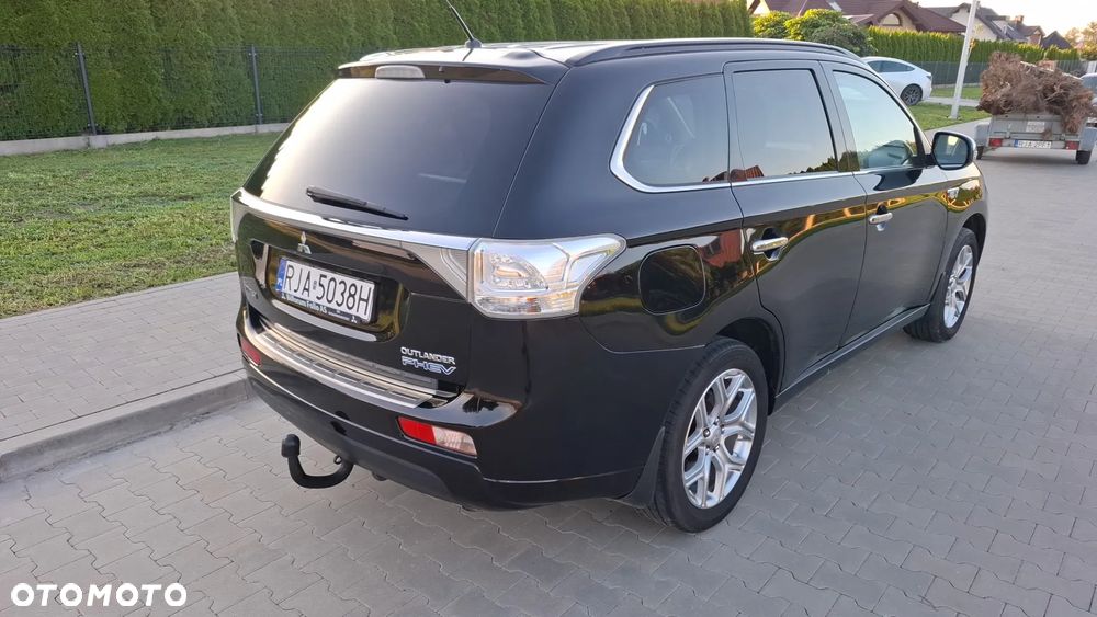 Mitsubishi Outlander - 4