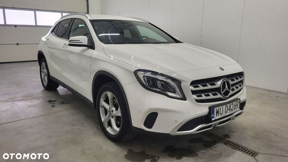 Mercedes-Benz GLA - 3