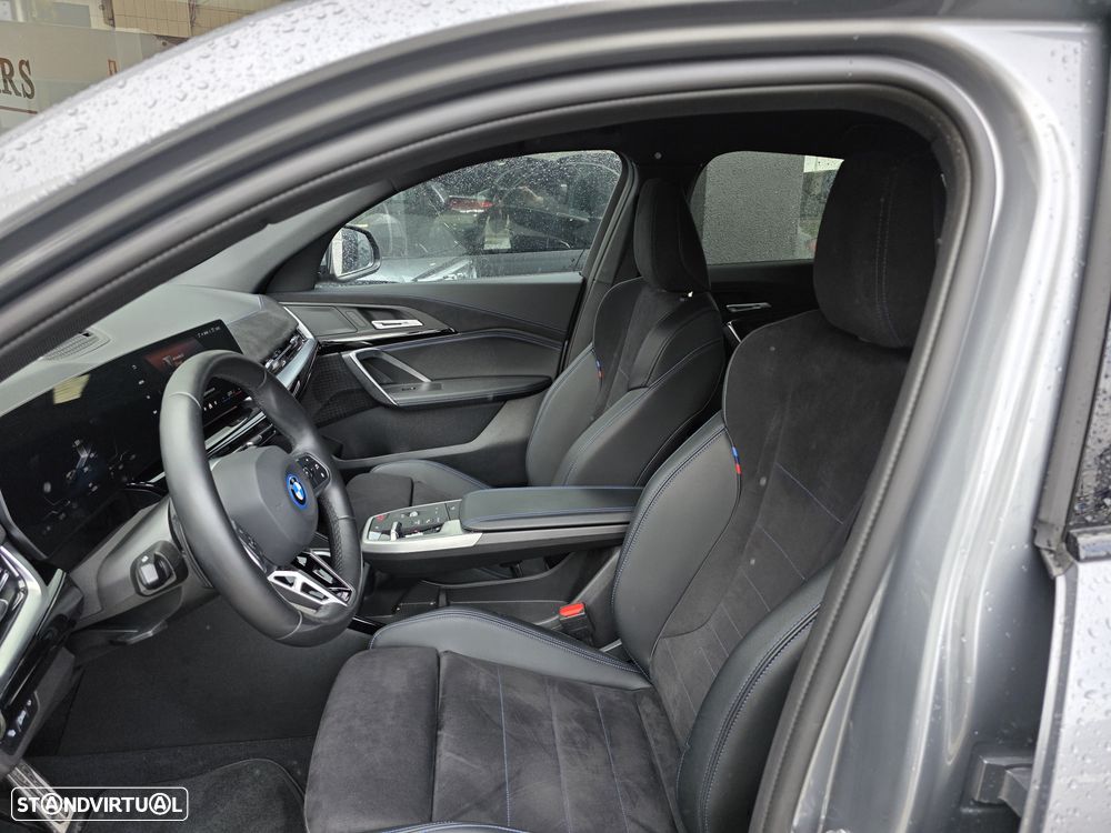 BMW iX2 eDrive20 Pack Desportivo M - 22