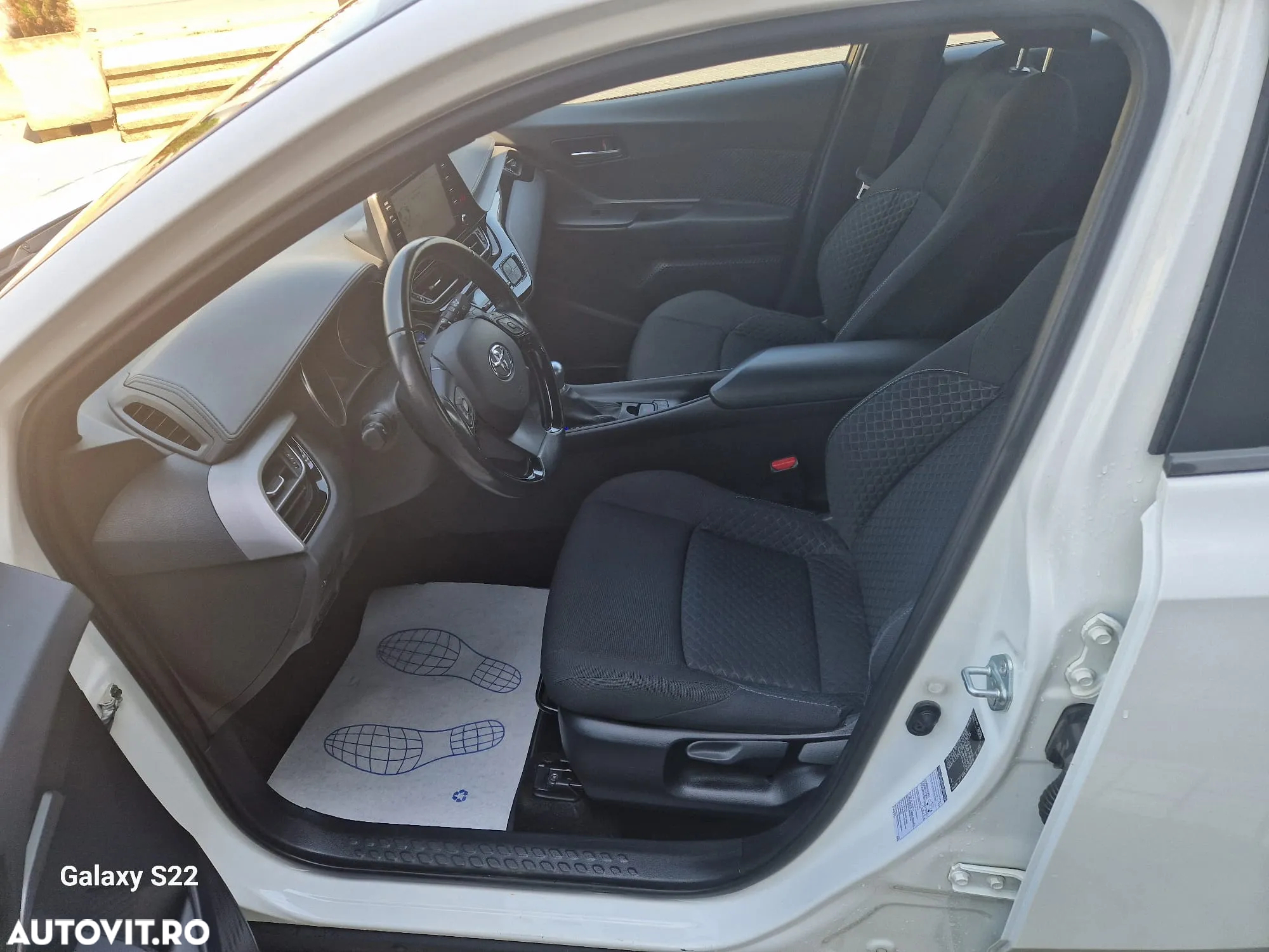 Toyota C-HR 1.8 HSD 4x2 CVT C-enter - 9