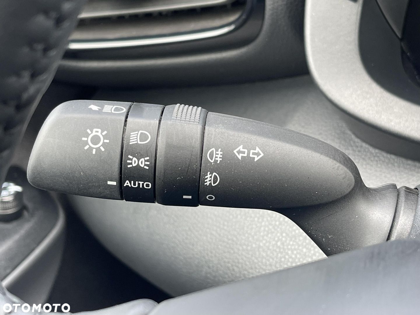 Toyota Yaris - 16