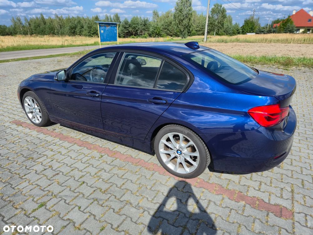 BMW Seria 3 320i - 11