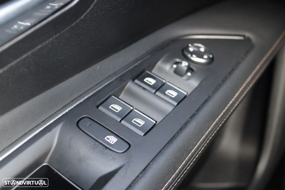 Peugeot 3008 1.6 Hybrid GT e-EAT8 - 22