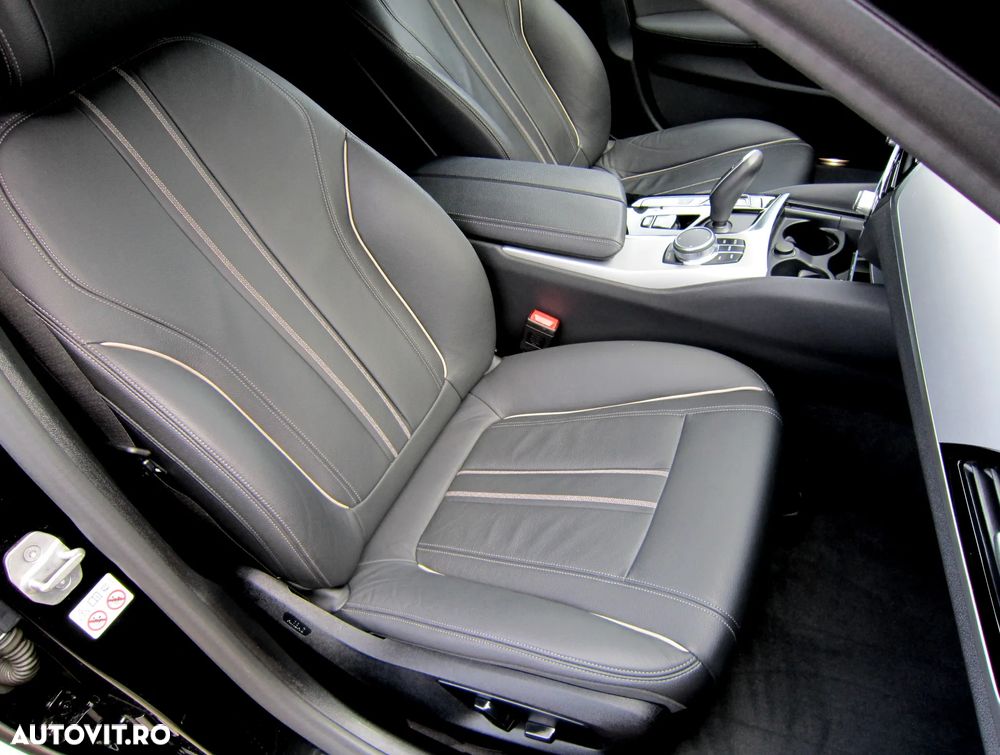 BMW Seria 5 520i AT MHEV - 26