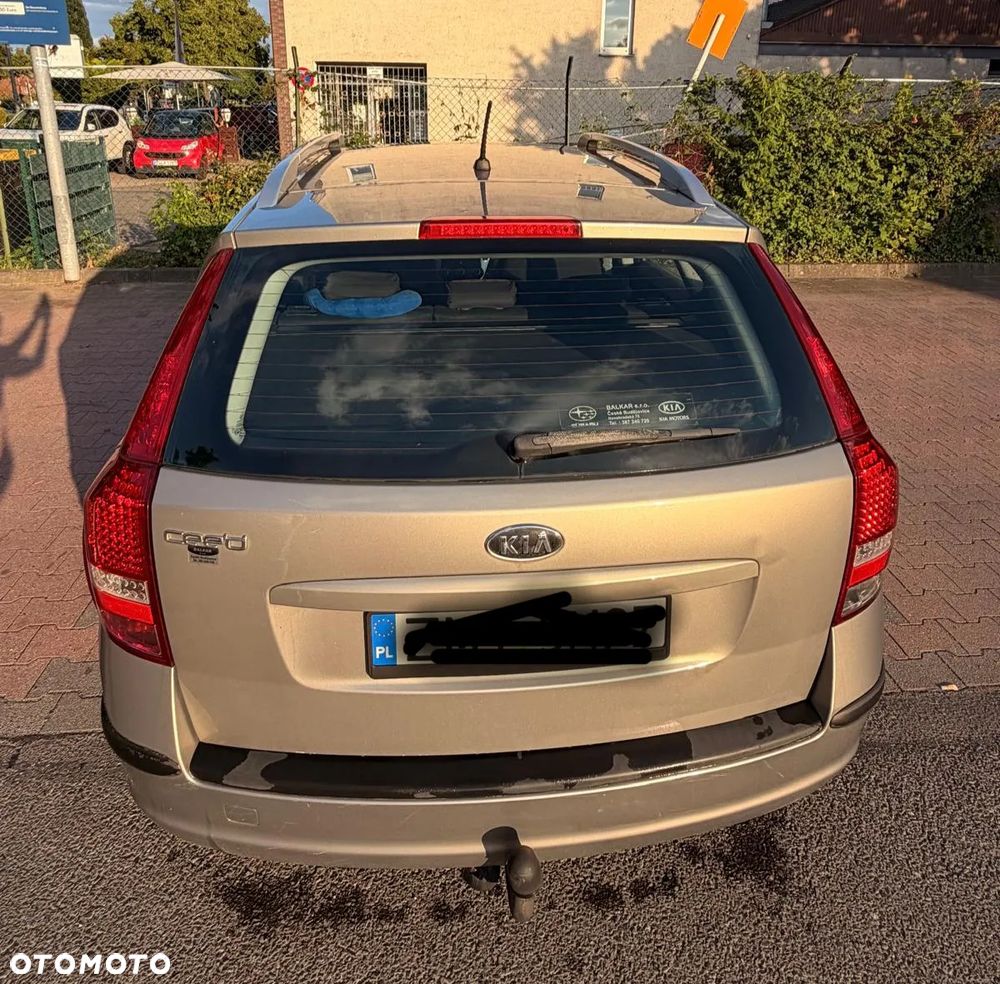 Kia Ceed - 11