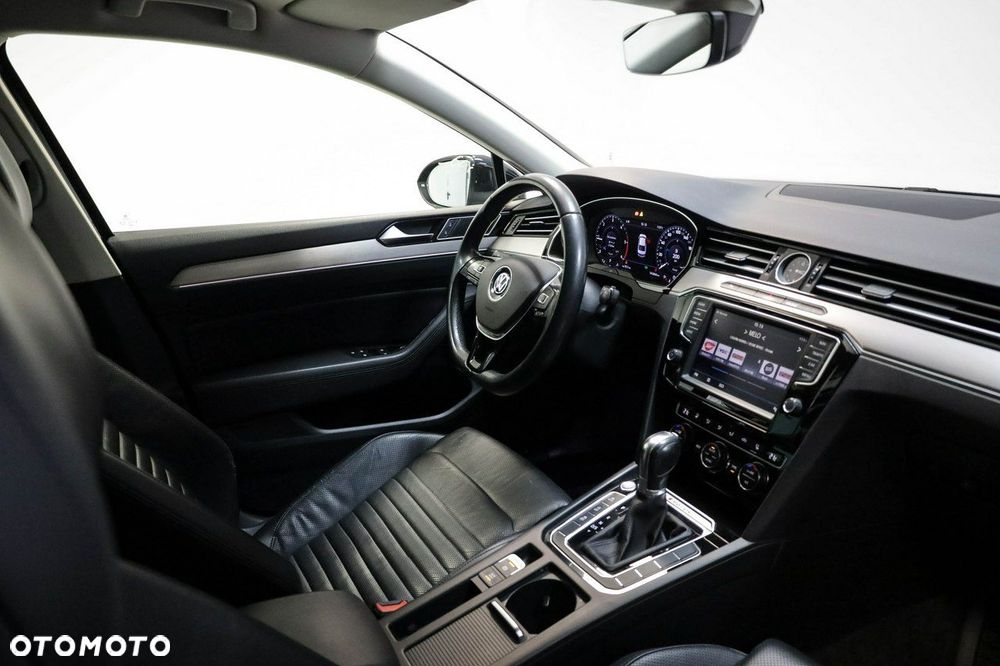 Volkswagen Passat - 9