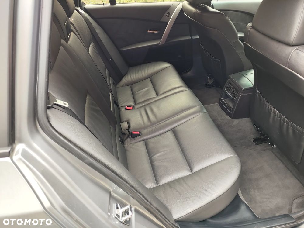 BMW Seria 5 530xi - 13