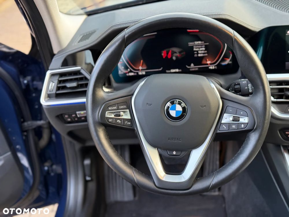 BMW Seria 3 320d xDrive Luxury Line sport - 21