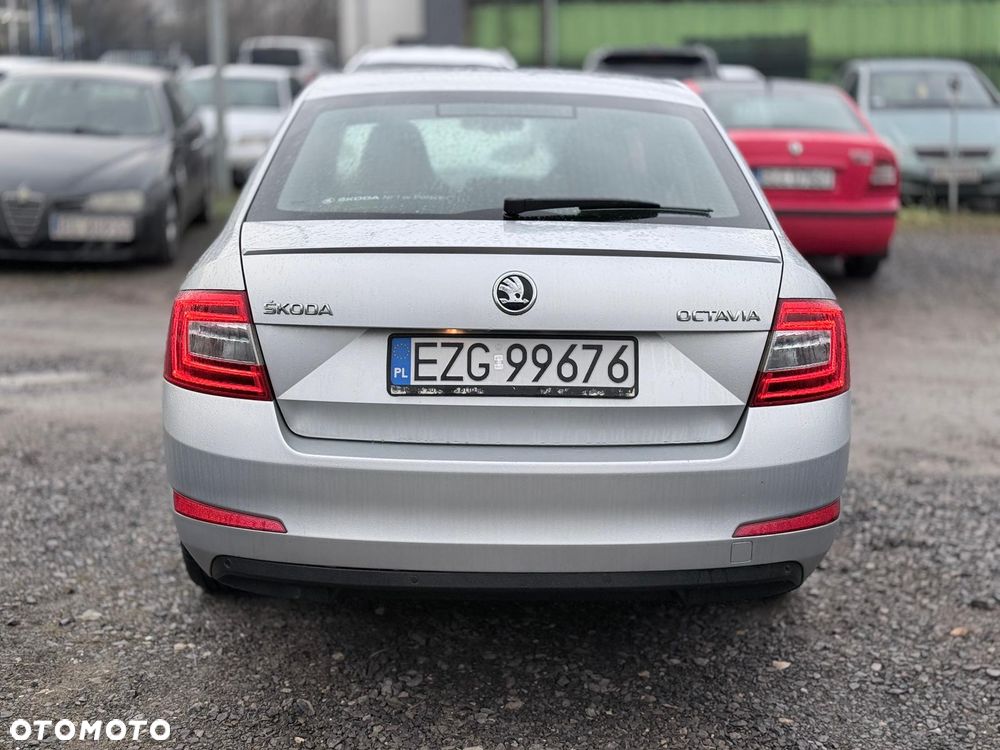 Skoda Octavia 2.0 TDI Style DSG - 4