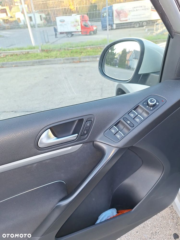 Volkswagen Tiguan 2.0 TDI DPF 4Motion BlueMotion Technology DSG Lounge Track & Style - 17