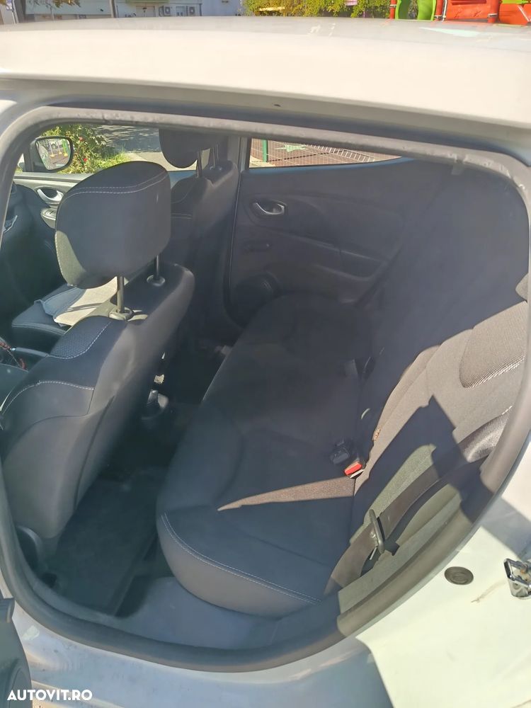 Renault Clio - 7