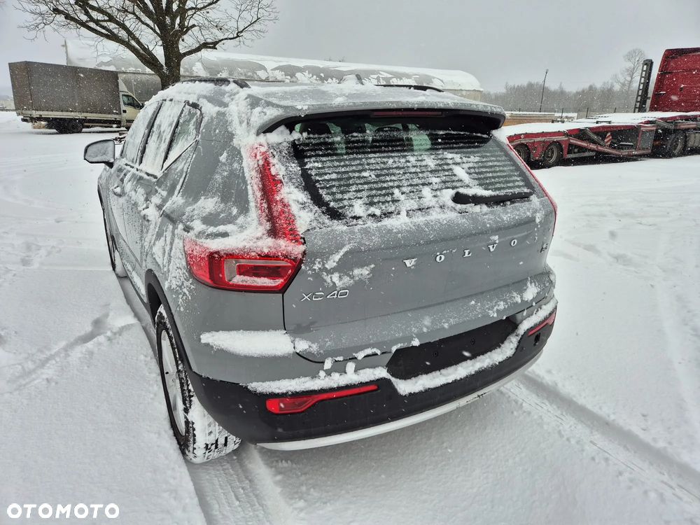 Volvo XC 40 - 18