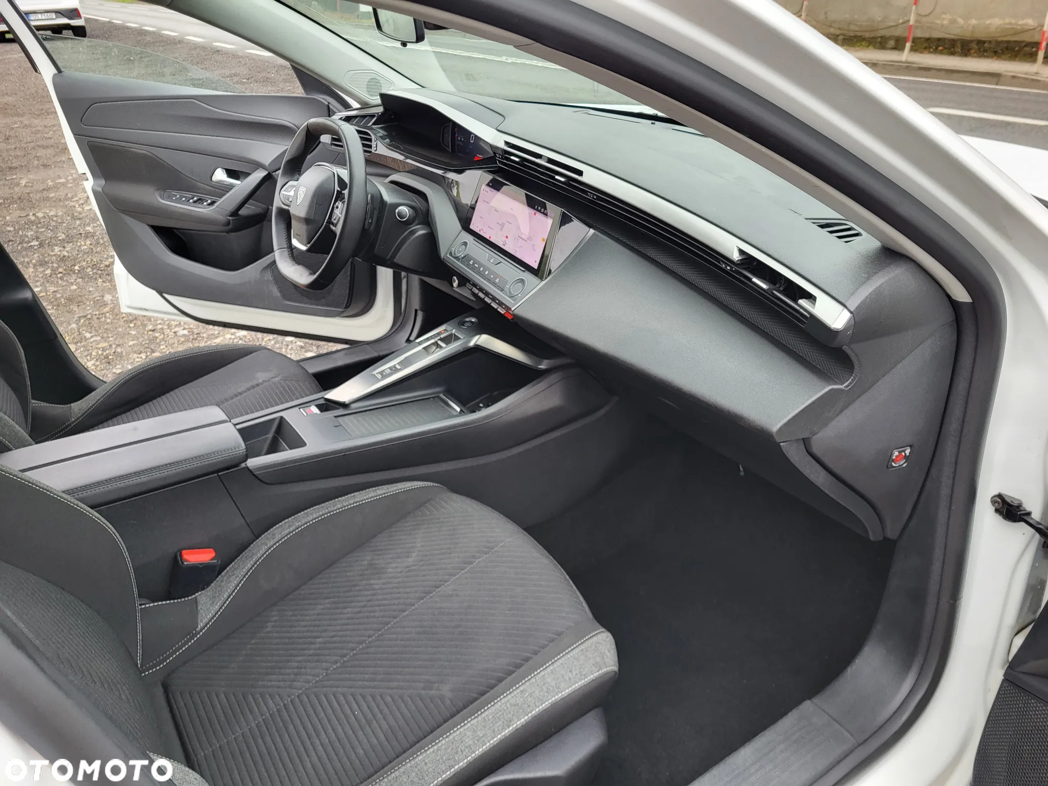 Peugeot 308 1.5 BlueHDi Active Pack Business S&S EAT8 - 28