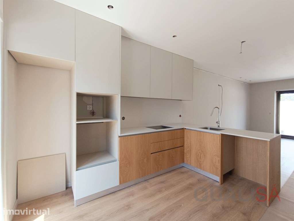 Apartamento T2 novo com logradouro e lugar de garagem em Ferreiros ... - Grande imagem: 2/21