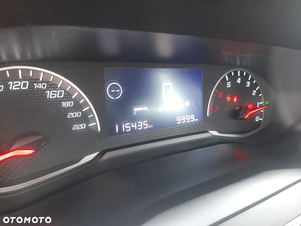 Peugeot 2008 BlueHDi 110 Active Pack - 17