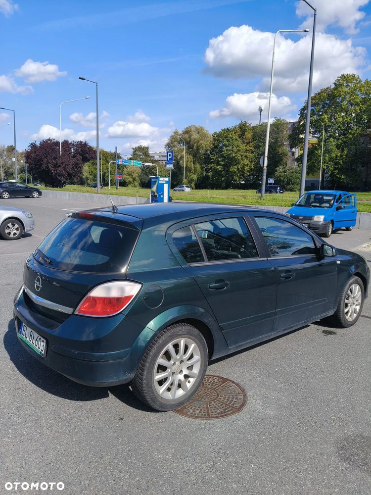 Opel Astra 1.6 - 9