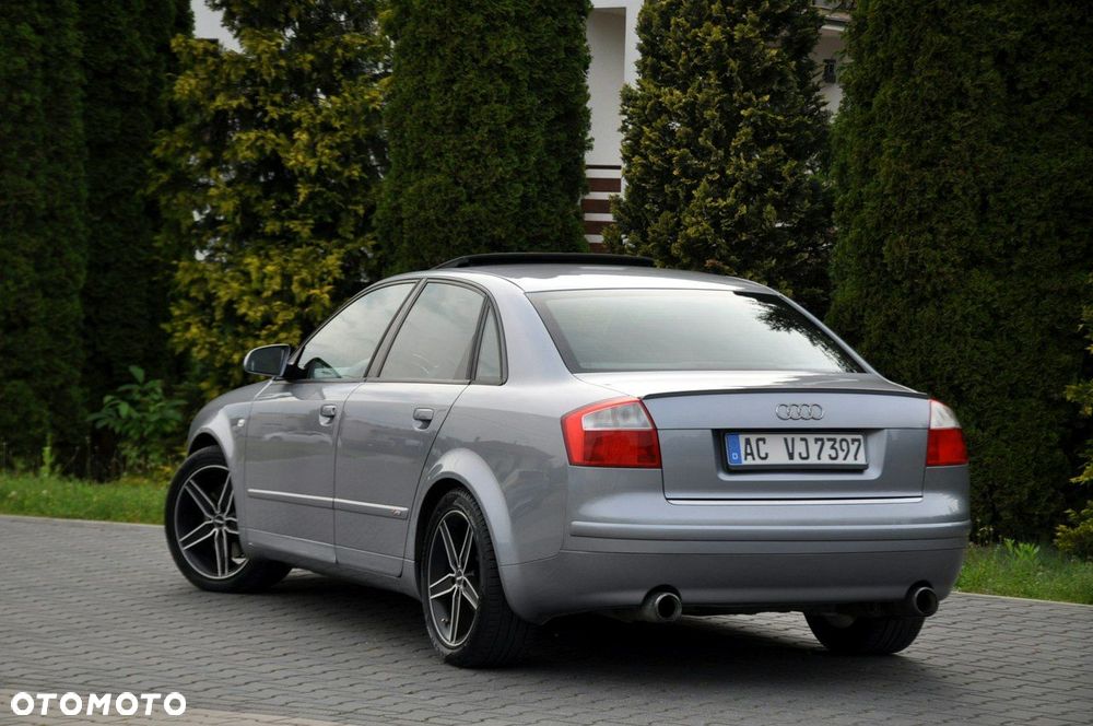 Audi A4 Limousine - 14