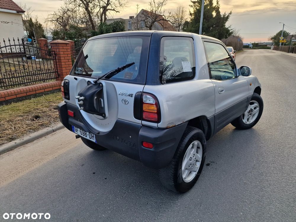 Toyota RAV4 2.0 Special - 8