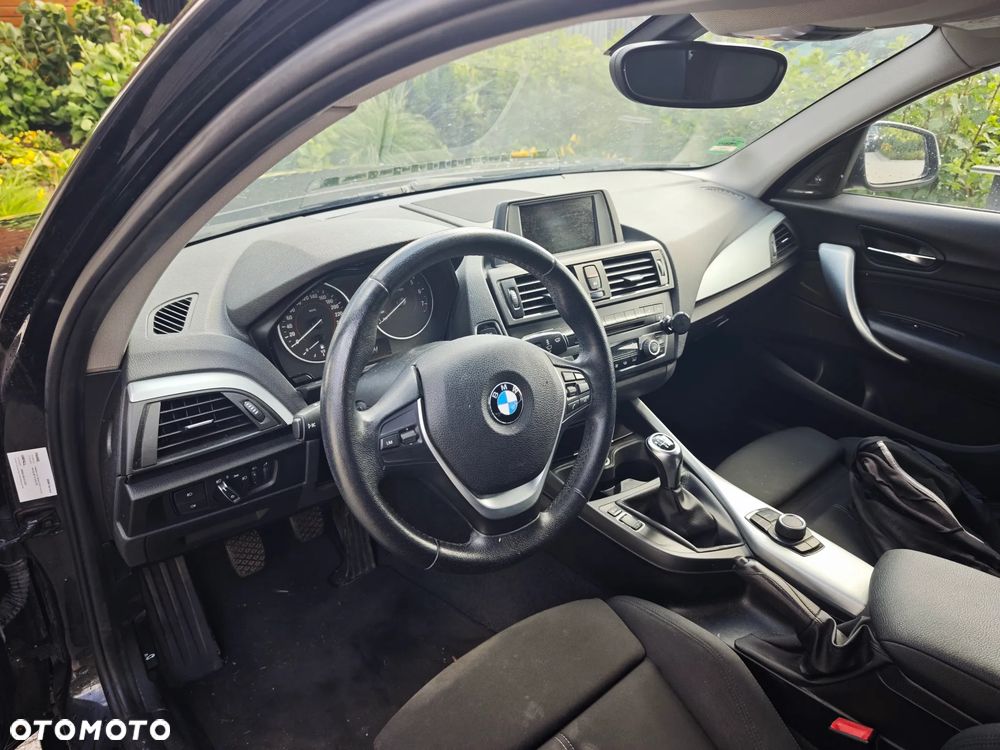 BMW Seria 1 116i - 8