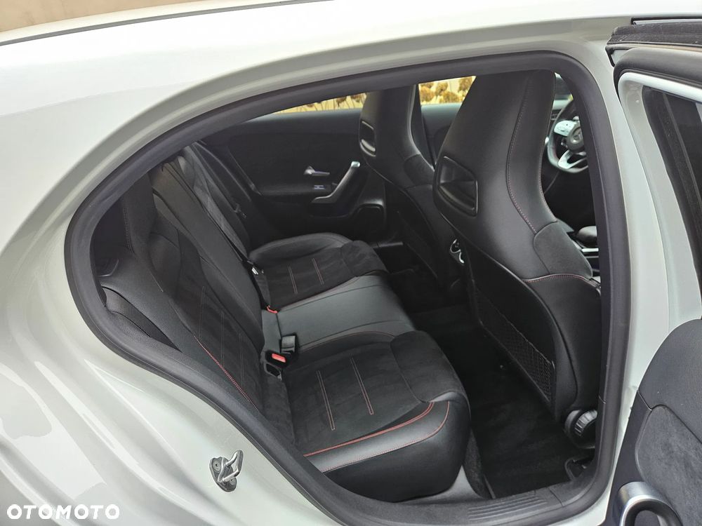 Mercedes-Benz Klasa A 200 AMG Line 7G-DCT - 34