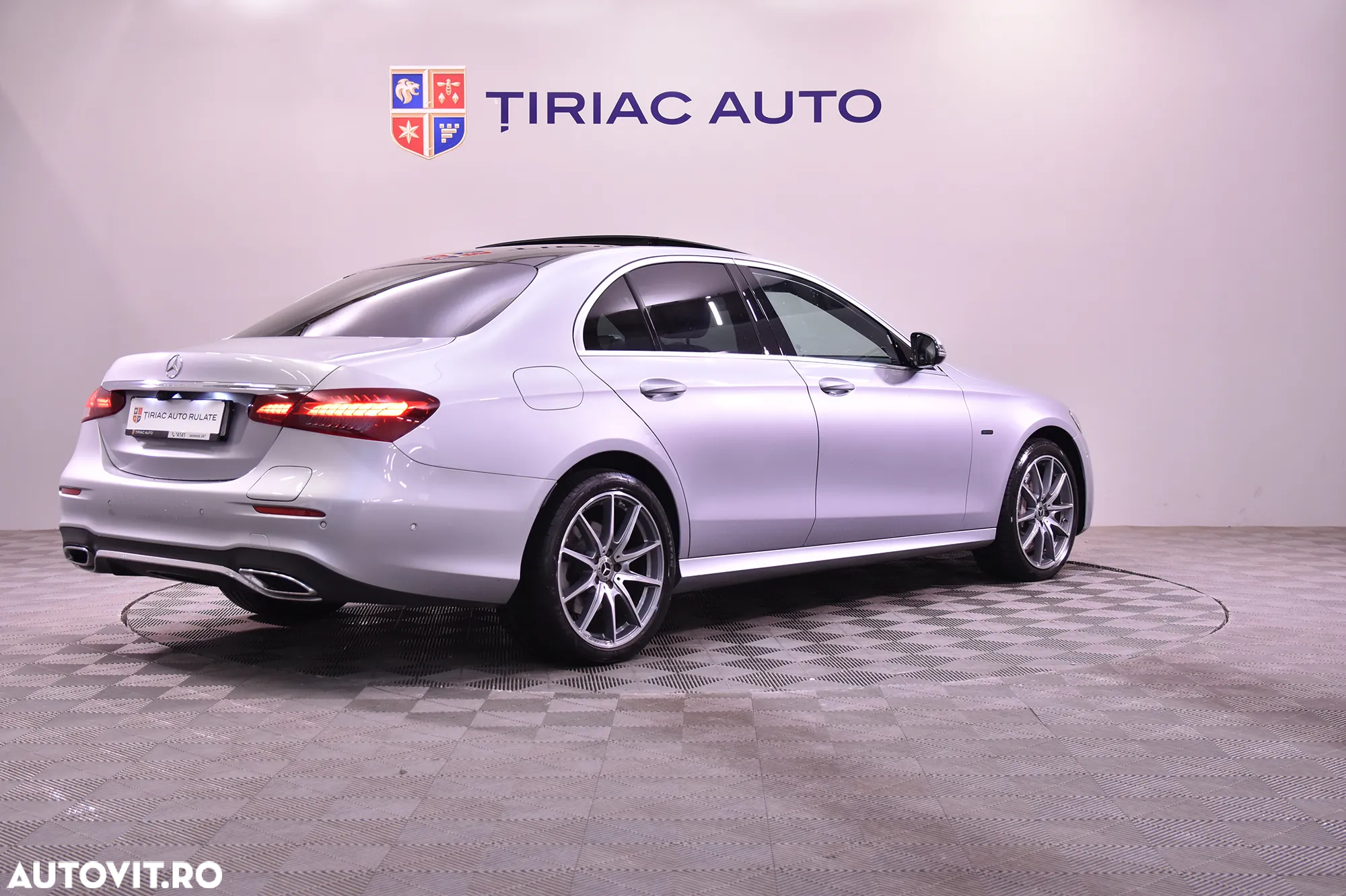 Mercedes-Benz E 350e 9G-TRONIC AMG Line - 5