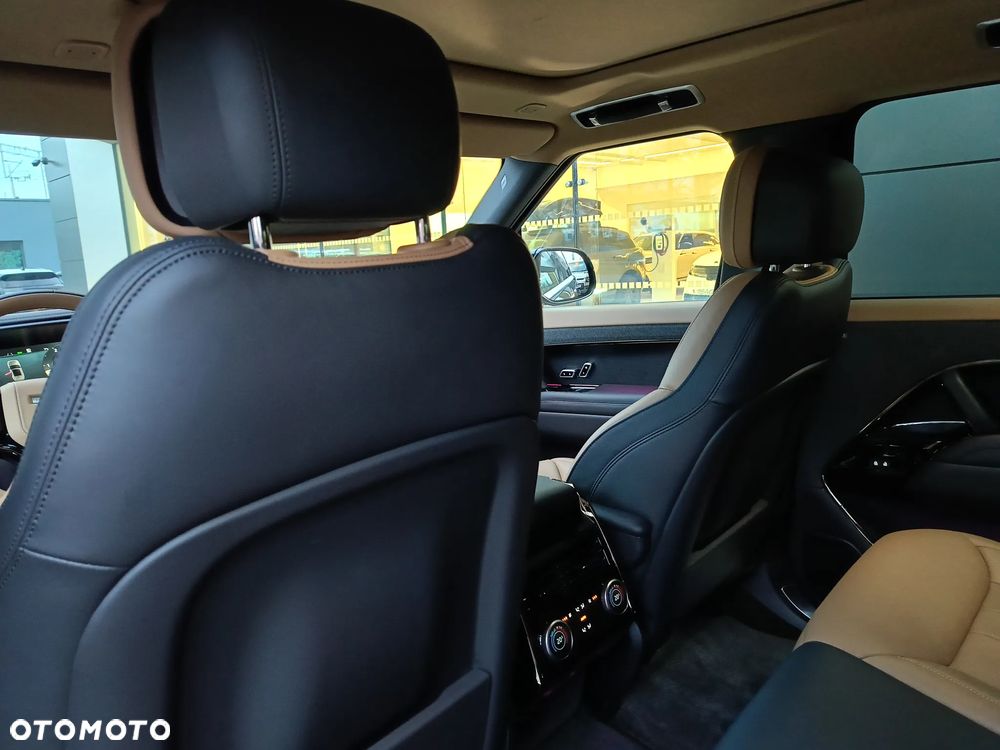 Land Rover Range Rover Sport D350 Autobiography - 27