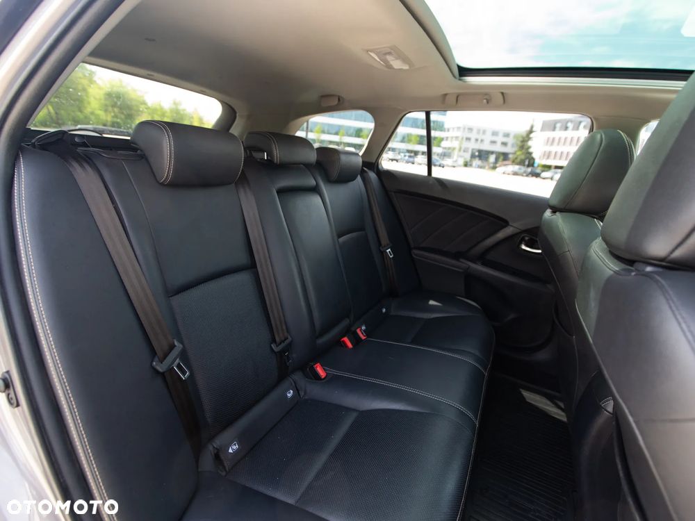 Toyota Avensis 2.0 D-4D Premium - 18