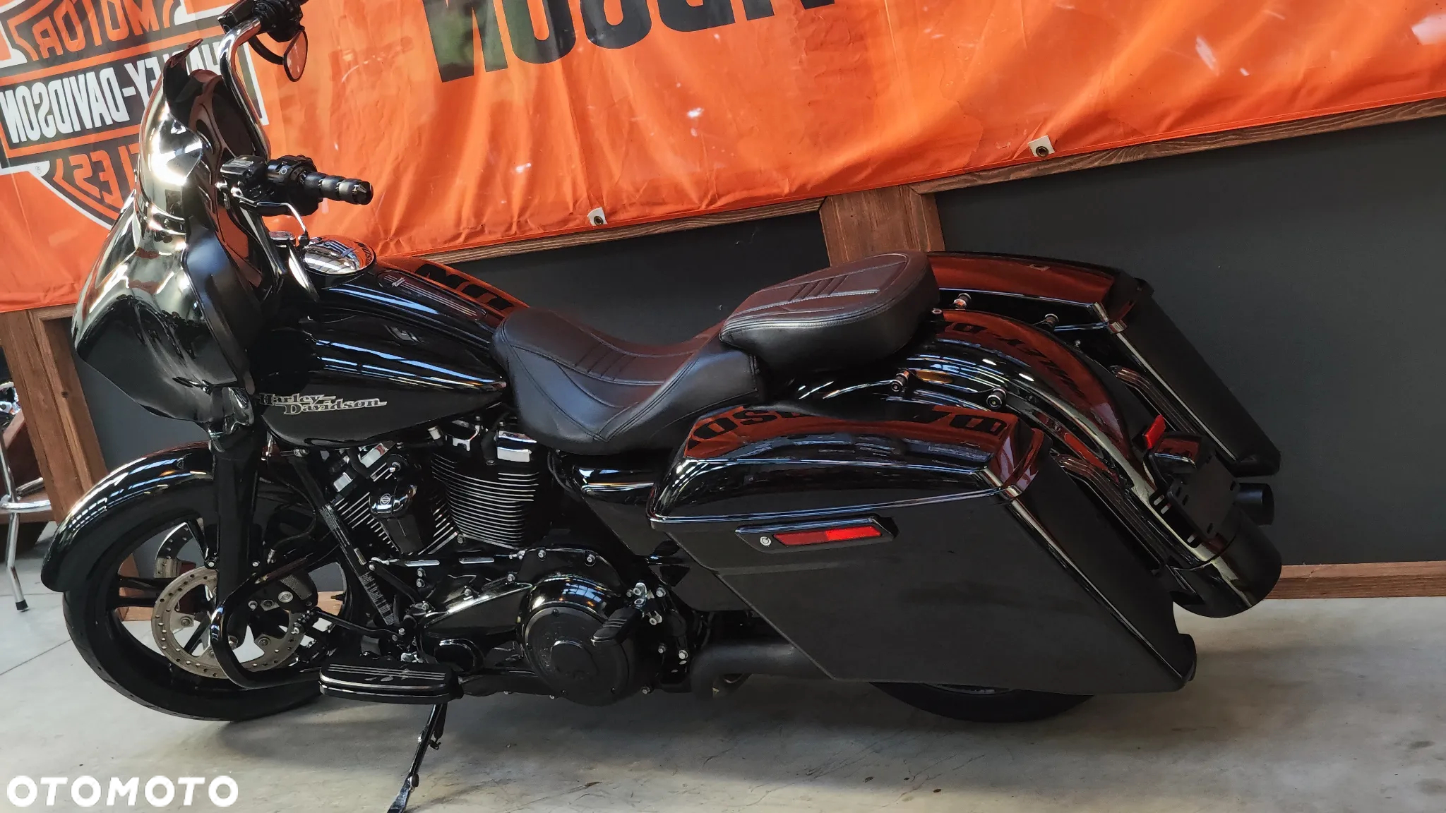 Harley-Davidson Touring Street Glide - 19