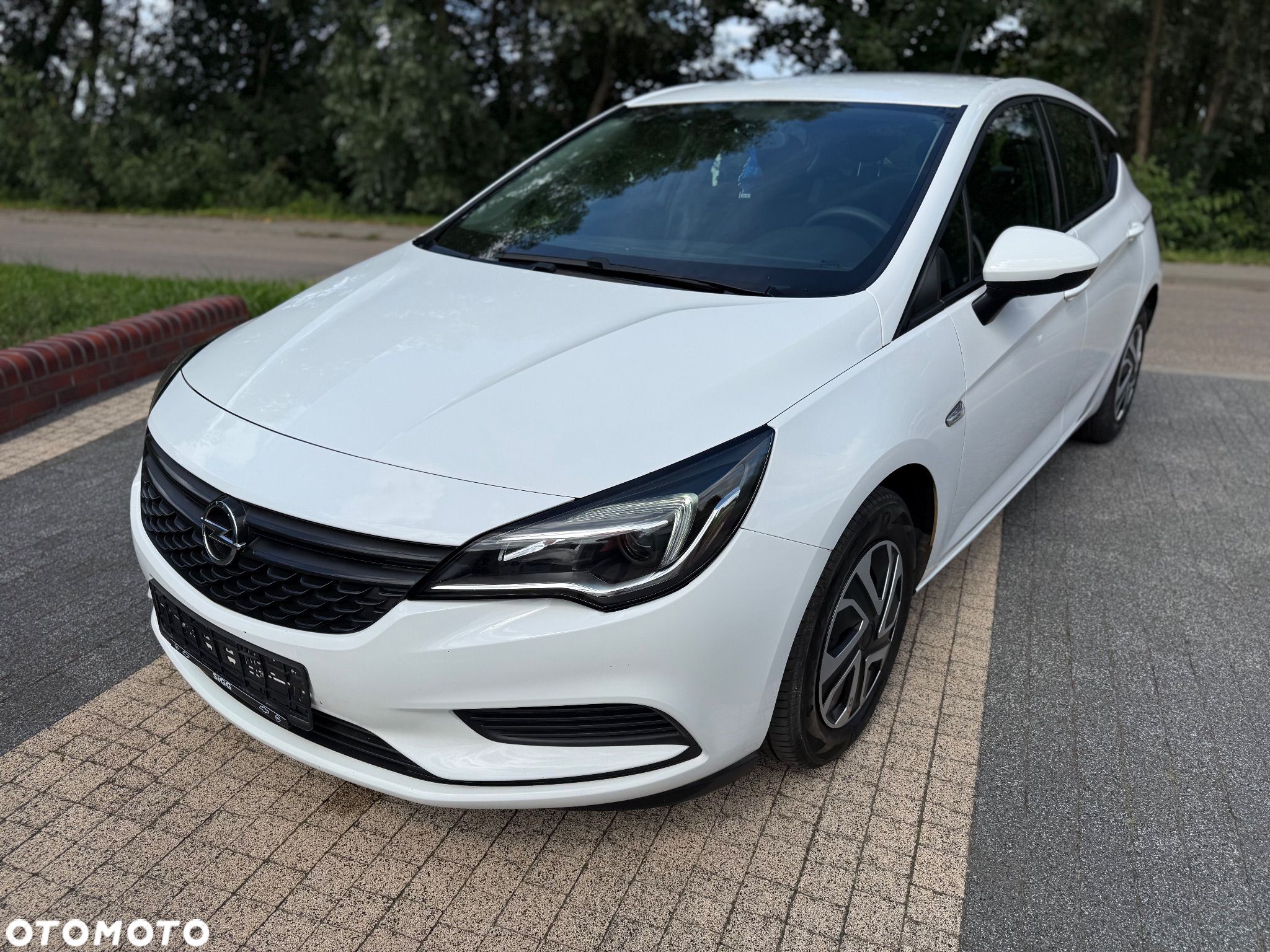 Opel Astra V 1.0 T Essentia S&S - 1